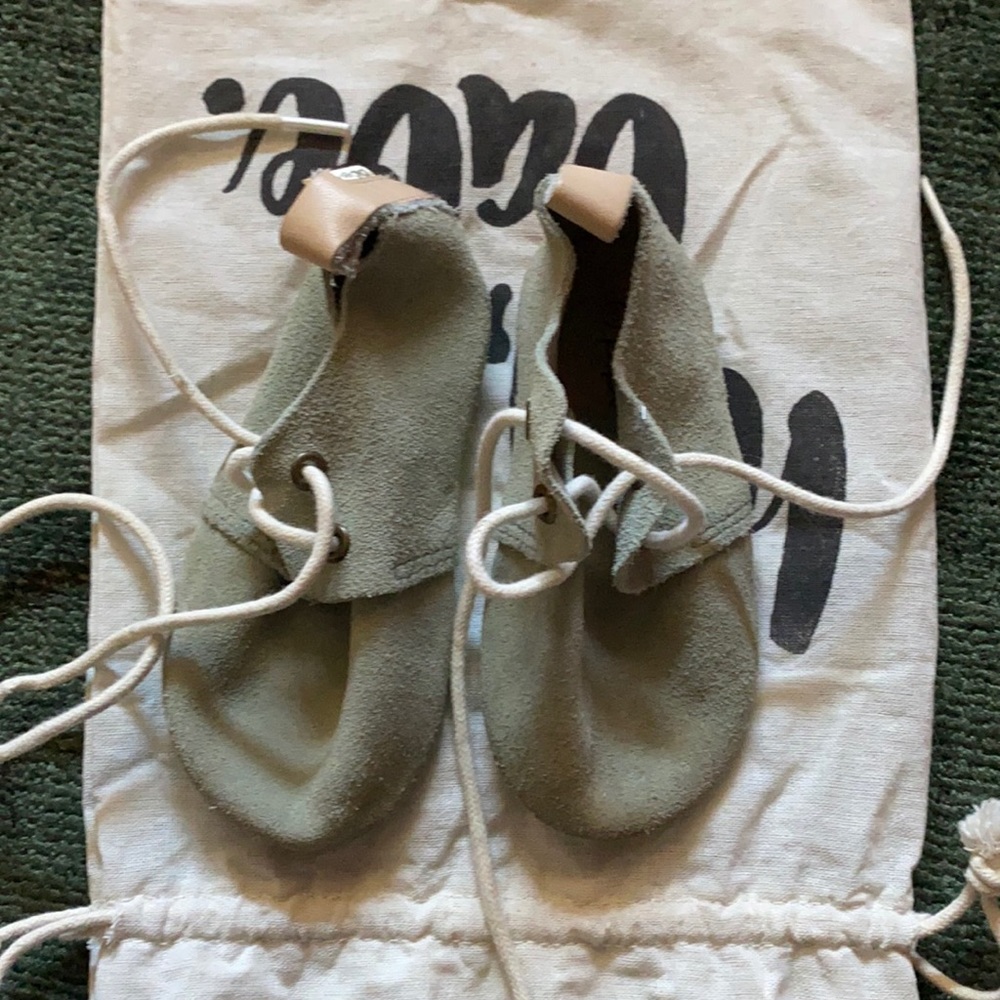 Piper Finn light green size 5